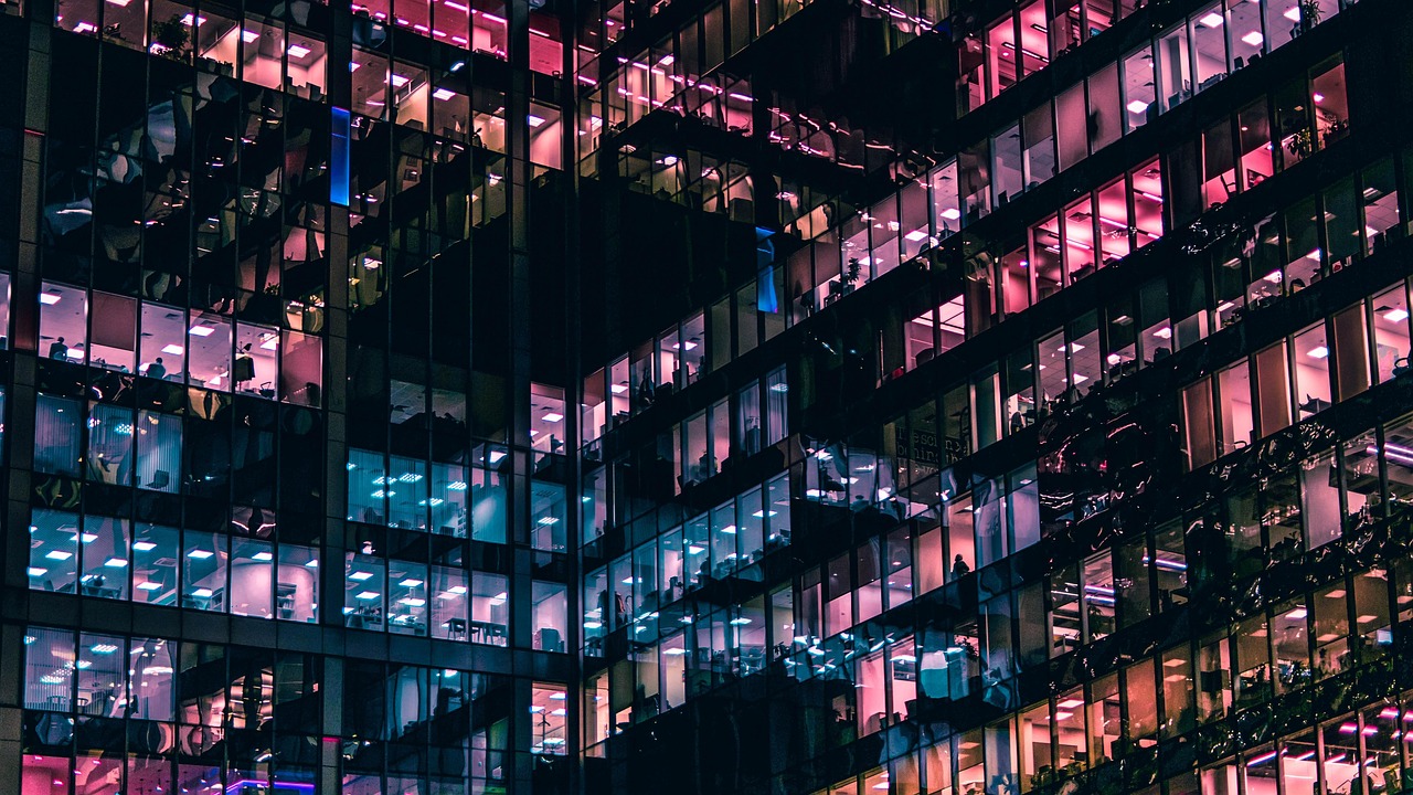企業規模ごとのオフィス風景